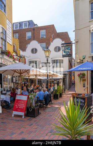 Vue sur les restaurants et les cafés dans les Lanes, Brighton, Sussex, Angleterre, Royaume-Uni, Europe Banque D'Images