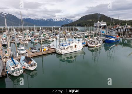 Vue sur le port de Haines, sud-est de l'Alaska, États-Unis d'Amérique, Amérique du Nord Banque D'Images