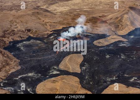 Volcan Faggadalsfjall, éruption en juillet 2021, péninsule de Reykjanes, Islande, régions polaires Banque D'Images