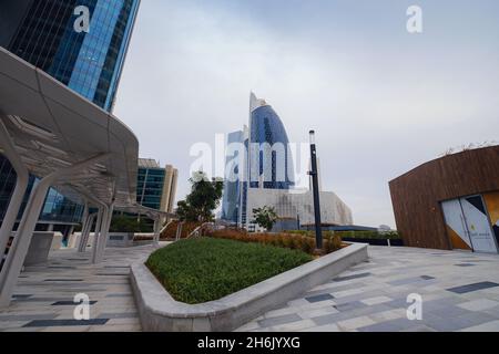 Dubaï, Émirats Arabes Unis 19 février 2021 : Gate Avenue est une nouvelle promenade, située dans le centre financier international de Dubaï.Il relie tous les gratte-ciel du DIFC.Nouveau projet du gouvernement. Banque D'Images