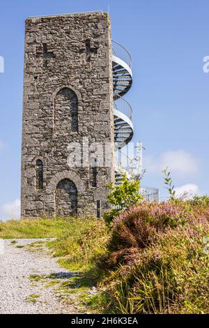 Point d'observation de la Tour Wellington sur Grange Crag.Construit en 1817 par Sir William Barker Bar pour célébrer la victoire du duc de Wellington au combat Banque D'Images