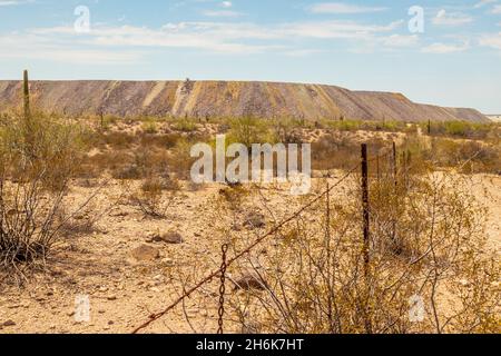 Mine pilings près d'Ajo, Arizona. Banque D'Images