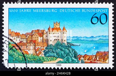 ALLEMAGNE - VERS 1988: Un timbre imprimé en Allemagne montre la ville de Meersburg, Millenium, vers 1988 Banque D'Images