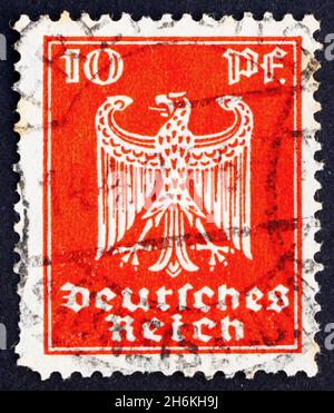 ALLEMAGNE - VERS 1923: Un timbre imprimé en Allemagne montre l'aigle allemand, vers 1923 Banque D'Images