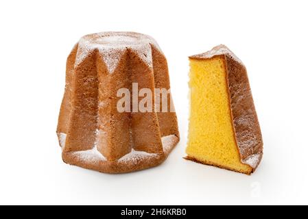 Pandoro avec tranche, gâteau de Noël italien traditionnel de Vérone avec sucre glace isolé sur blanc Banque D'Images