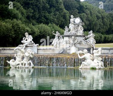 Le Palais Royal de Caserta, construit par la Maison des Bourbon-deux Siciles comme leur résidence principale en tant que rois de Naples Banque D'Images