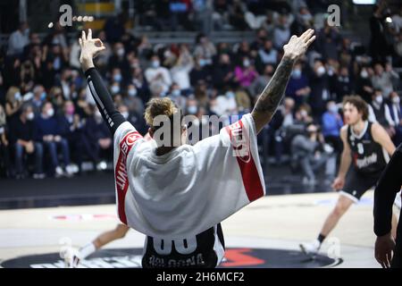 Bologne, Italie.16 novembre 2021.Isaia Cordinier (Segafredo Virtus Bologna) pendant le tournoi Eurocup match Segafredo Virtus vs Bologna.Umana Reyer Venezia à la Virtus Segafredo Arena - Bologna, 16 novembre 2021 crédit: Agence de photo indépendante/Alamy Live News Banque D'Images