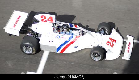 #24 Hesketh 308, conduit par Stuart Hall, 2012 mai, 8e rencontre historique/historique du Grand Prix de Monaco. Banque D'Images