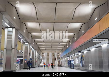 Salle de billetterie à la station de métro Battersea Power Station de Londres, toute nouvelle station faisant partie de l'extension Northern Line dans la zone 1 Angleterre Royaume-Uni Banque D'Images