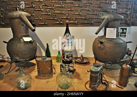 Cave de vinification Oliveda située dans la ville de Capmany, dans la région Alt Empordà de la province de Gérone, Catalogne, Espagne Banque D'Images