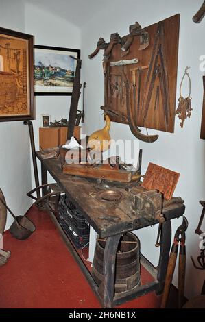 Cave de vinification Oliveda située dans la ville de Capmany, dans la région Alt Empordà de la province de Gérone, Catalogne, Espagne Banque D'Images