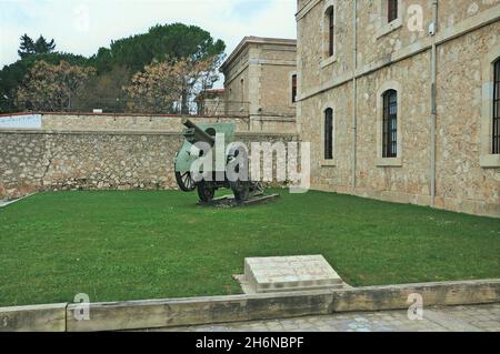 Le château de Sant Fernando de Figueras est situé dans la région catalane de la province d'Alto Ampurdán, à Gérone, en Catalogne, en Espagne Banque D'Images