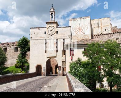 Porte de Padoue, porte du Sud.Entrée principale de Cittadella.Des fresques se distinguent sur les murs extérieurs.La caractéristique la plus caractéristique est la tour massive Banque D'Images