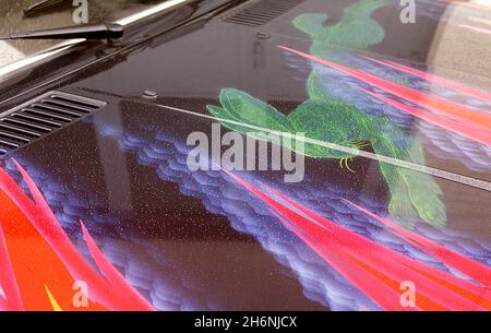 1982 BMW 635i peinte par Ernst Fuchs faisant partie de la collection de voitures d'art BMW photographiées au siège de BMW et au musée de Munich en Allemagne Banque D'Images