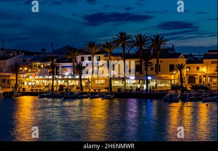 Port de Fornells, ambiance du soir, Fornells, Minorque, Iles Baléares,Espagne Banque D'Images