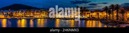 Port de Fornells, ambiance du soir, panorama, Fornells, Minorque,Îles Baléares, Espagne Banque D'Images