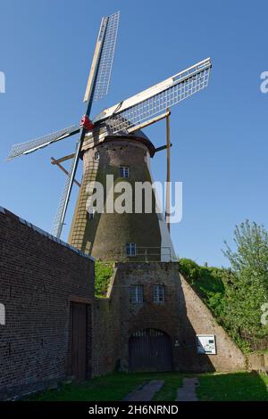 Éolienne Grottenherten, Grottenherten, Bedburg, quartier Rhein Erft, NRW,Allemagne Banque D'Images