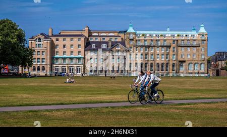 The University Arms Hotel Cambridge - vue latérale sur le University Arms Hotel redéveloppé dans le centre de Cambridge, Royaume-Uni - rouvre 2018 John Simpson Architects Banque D'Images