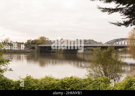 Pont piétonnier et ferroviaire Barnes dans le sud-ouest de Londres, Angleterre, Royaume-Uni Banque D'Images