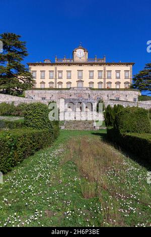Europe, Toscane, San Donato à Collina, Fattoria Torre a Cona Tuscan Wine Estate avec le manoir historique Banque D'Images