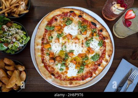 Sheffield UK – 21 mai 2018 : pizza artisanale au feu de bois de Pointing Dog Clubhouse, Eccleshall Road Banque D'Images