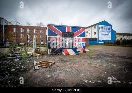 Fresque drapeau Union Jack à Lower Shankill Estate, Belfast. Banque D'Images