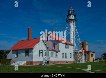Le phare de Whitefish point fait partie du musée des épaves des Grands Lacs, dans la péninsule supérieure du Michigan, aux États-Unis Banque D'Images