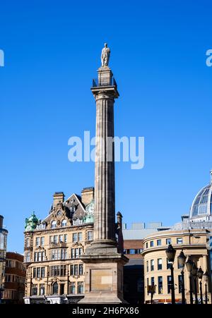 Gray's Monument dans le centre-ville de Newcastle upon Tyne, vu de Gray Street Banque D'Images