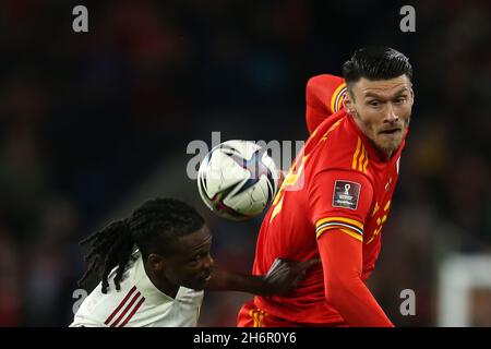 Cardiff, Royaume-Uni.16 novembre 2021.Kieffer Moore du pays de Galles en action.Qualification à la coupe du monde de la FIFA, groupe E, pays de Galles v Belgique au stade de Cardiff à Cardiff, pays de Galles du Sud, le mardi 16 novembre 2021.Usage éditorial seulement. photo par Andrew Orchard/Andrew Orchard sports Photography/Alay Live News crédit: Andrew Orchard sports Photography/Alay Live News Banque D'Images