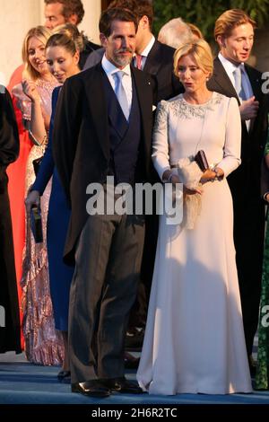 Le prince héritier Pavlos et la princesse Marie-Chantal de Grèce, la princesse Maria Olympia et ses frères.Mariage du prince Philippos et de Nina Flohr à la cathédrale d'Athènes. Banque D'Images