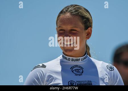 Saquarema, Brésil.17 novembre 2021.RJ - Saquarema - 11/17/2021 - SAQUAREMA SURF FESTIVAL - Isabelle Nalu surfer pendant le Saquarema Surf Festival, tenu en mémoire de l'éternel surfeur Leo Neves, aura lieu jusqu'au 21 novembre, une étape validée par les hommes Quiksilver Pro QS et Roxy Pro QS 3000 Femme,Sur la plage d'Itauna, Saquarema, Rio de Janeiro ce mercredi(17).Photo: Thiago Ribeiro/AGIF/Sipa USA crédit: SIPA USA/Alay Live News Banque D'Images