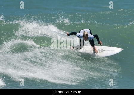 Saquarema, Brésil.17 novembre 2021.RJ - Saquarema - 11/17/2021 - SAQUAREMA SURF FESTIVAL - Isabelle Nalu surfer pendant le Saquarema Surf Festival, tenu en mémoire de l'éternel surfeur Leo Neves, aura lieu jusqu'au 21 novembre, une étape validée par les hommes Quiksilver Pro QS et Roxy Pro QS 3000 Femme,Sur la plage d'Itauna, Saquarema, Rio de Janeiro ce mercredi(17).Photo: Thiago Ribeiro/AGIF/Sipa USA crédit: SIPA USA/Alay Live News Banque D'Images