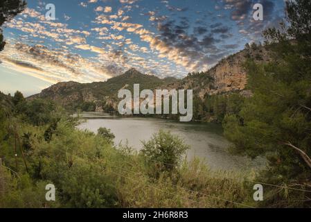 Paysage le long de la voie verte de l'ebro dans la province de Tarragone, Espagne Banque D'Images