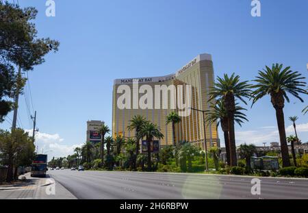 Las Vegas, NV, Etats-Unis - 30 août 2017 : le Mandalay Bay Resort and Casino, un mois avant l'incident de tir à Las Vegas. Banque D'Images