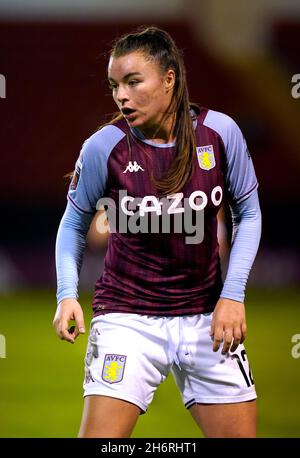 Jodie Hutton, de la Villa Aston, pendant la coupe de la Ligue des femmes continentales, a disputée un match au stade Banks, Walsall.Date de la photo: Mercredi 17 novembre 2021. Banque D'Images