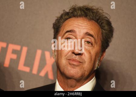 16 novembre 2021, Naples, Campanie, Italie: Le réalisateur Paolo Sorrentino sur le tapis rouge lors de la présentation de son dernier film '' E' stata la mano di Dio''.Le dernier travail de Sorrentino présenté au Metropolitan Cinema de Naples, a été candidat pour le prix Oscar 2022 comme le meilleur film étranger.(Credit image: © Pasquale Gargano/Pacific Press via ZUMA Press Wire) Banque D'Images