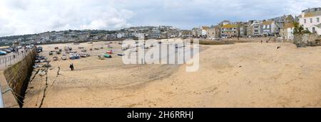 Panorama du port et de la plage de St Ives à Cornwall, Angleterre, Royaume-Uni Banque D'Images
