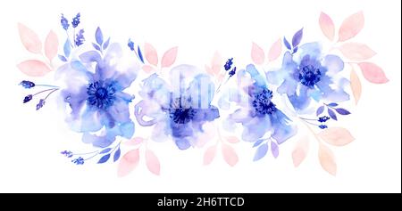 Arrangement floral aquarelle.Guirlande de fleurs bleues transparentes et de feuilles roses.Conception isolée peinte à la main.Illustration botanique pour mariage Banque D'Images