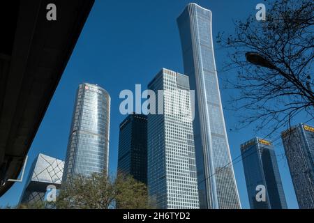 Bâtiments de grande hauteur dans le quartier central des affaires de Beijing (CBD). Banque D'Images