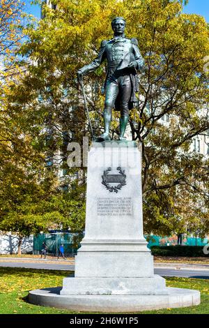 Sculpture ou statue de John graves Simcoe sur le terrain du parc Queen's dans le quartier du centre-ville.nov18, 2021 Banque D'Images