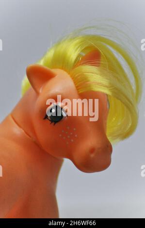 Portrait tête de Apple Jack le poney de la série populaire « My Little Pony » (1984 figurine) Banque D'Images