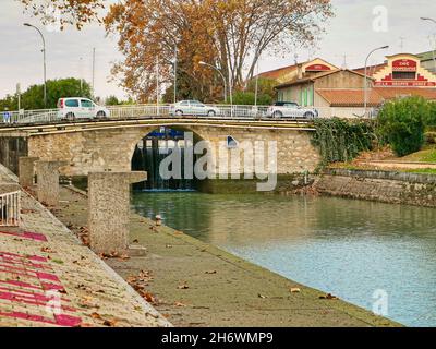 Canal du midi à Villeneuve-lès-Béziers, Herault Banque D'Images