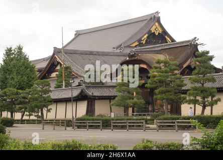 Higashi Hongan-ji (東本願寺), ou, ″le monastère oriental du voeu original″, est l'un des deux sous-sectes dominantes du bouddhisme Shin au Japon. Banque D'Images