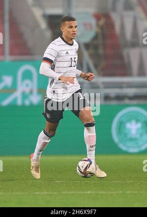 Malick Thiaw, DFB U21 Nr.15 dans le match ALLEMAGNE U21 - SAN MARINO 4-0 U 21 qualification de championnat d'Europe , Ingolstadt, 16 novembre 2021.Saison 2021/2022 © Peter Schatz / Alamy Live News Banque D'Images