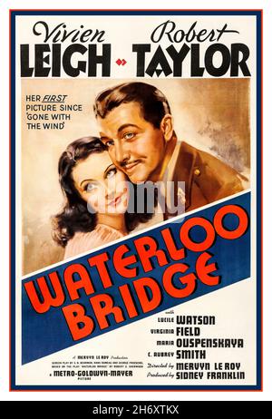 Vintage film poster Waterloo Bridge mettant en vedette Vivien Leigh et Robert Taylor, est 1940 remake du film de théâtre américain de 1931 également appelé Waterloo Bridge, adapté de la pièce de Waterloo Bridge de 1930.Dans une longue narration de retour de flamme, elle raconte l'histoire d'un danseur et d'un capitaine de l'armée qui se rencontrent par hasard sur le pont de Waterloo.Le film a été réalisé par Metro-Goldwyn-Mayer, réalisé par Mervyn LeRoy et produit par Sidney Franklin et Mervyn LeRoy.Le scénario est de S. N. Behrman, Hans Rameau et George Froeschel, basé sur le drame de Broadway de Robert E. Sherwood.La musique est de Herbert Stoth Banque D'Images