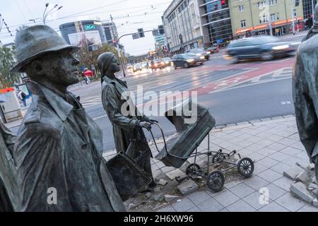 Breslavia, Wroclaw, Pologne - les piétons anonymes Banque D'Images