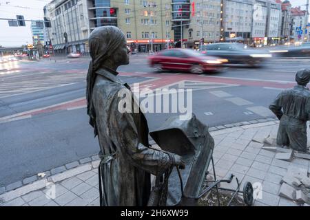 Breslavia, Wroclaw, Pologne - les piétons anonymes Banque D'Images