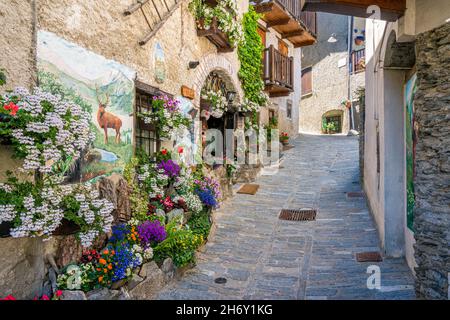 Le beau village d'Usseaux, dans la vallée de Chisone.Province de Turin, Piémont, Italie. Banque D'Images