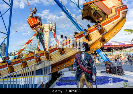 Promenade en bateau pirate au parc d'attractions Playland, Vancouver, Colombie-Britannique, Canada. Banque D'Images