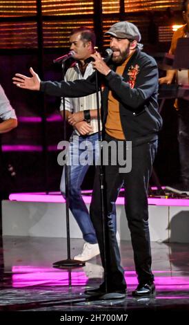 Nevada, États-Unis.18 novembre 2021.Juan Luis Guerra se produit sur scène lors du 22ème Latin Grammy Awards au MGM Garden Arena de Las Vegas, Nevada, le 18 novembre 2021.Photo de Jim Ruymen/UPI crédit: UPI/Alay Live News Banque D'Images